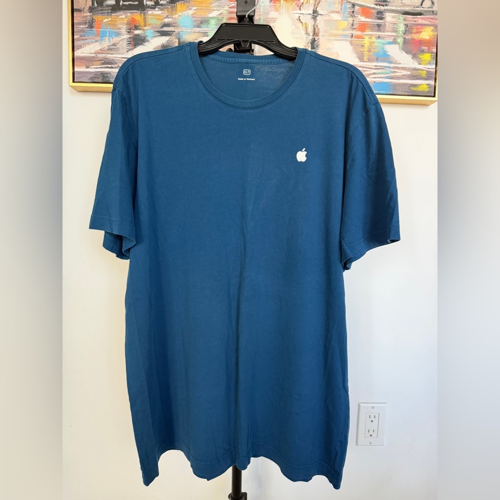 NWOT Apple Essentials T-shirt Mens